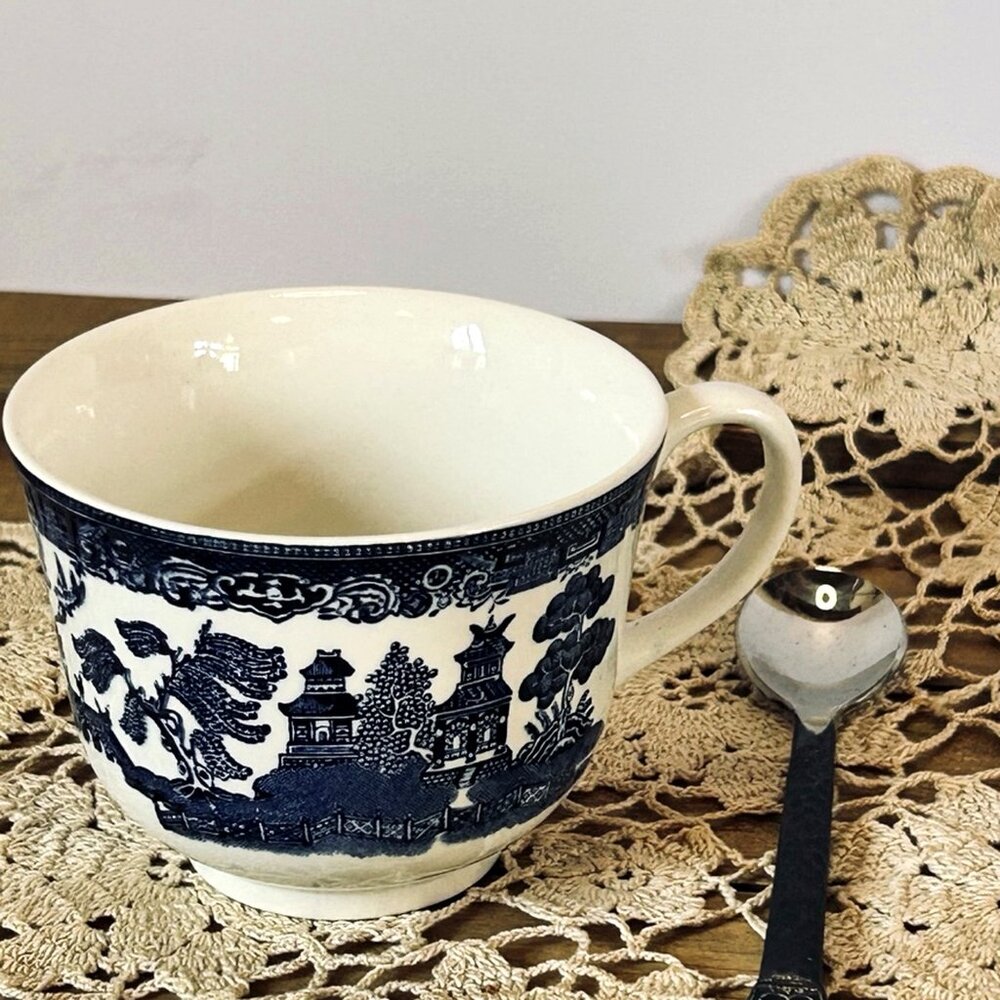 Vintage Johnson Brothers Made in England Blue Willow Blue & White Tea Cup
